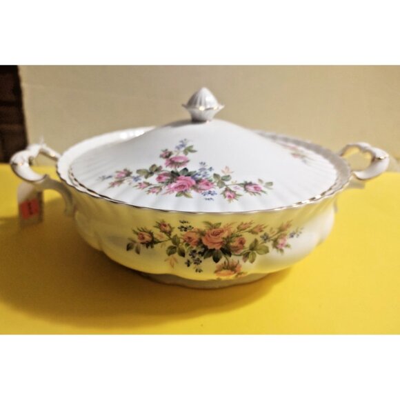 Vintage Royal Albert "Moss Rose" Handled & Lidded Soup/Vegetable 12" Tureen - Picture 1 of 14